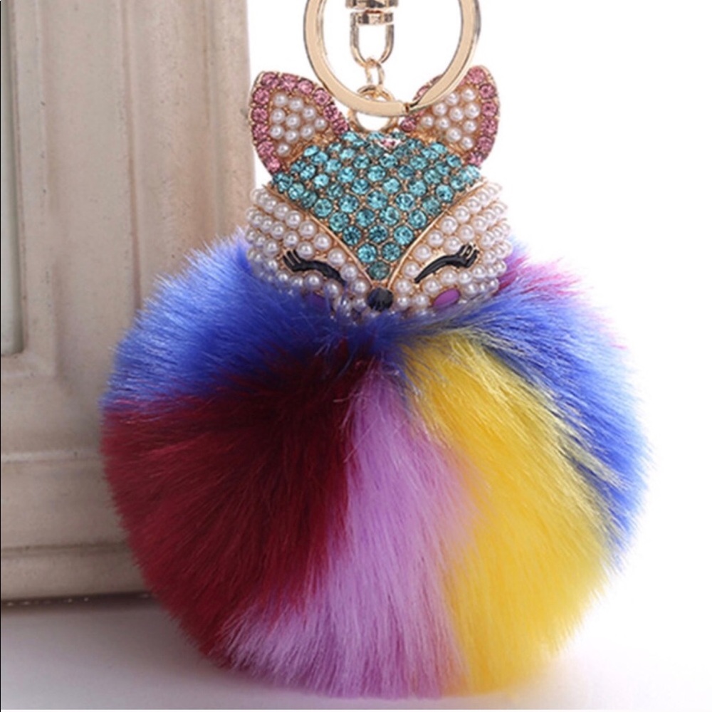 Pearl Kitty Kat pom pom